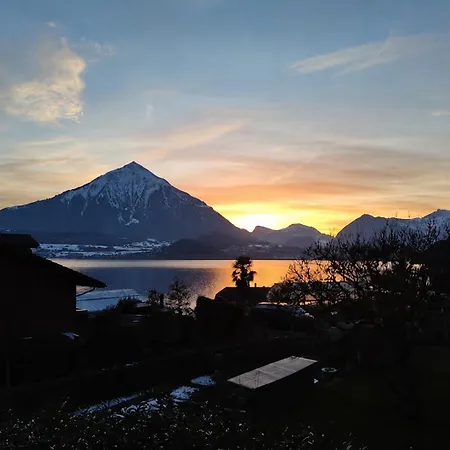 Mon Reve-Chalet Room-Lake Thun & Alpine View *